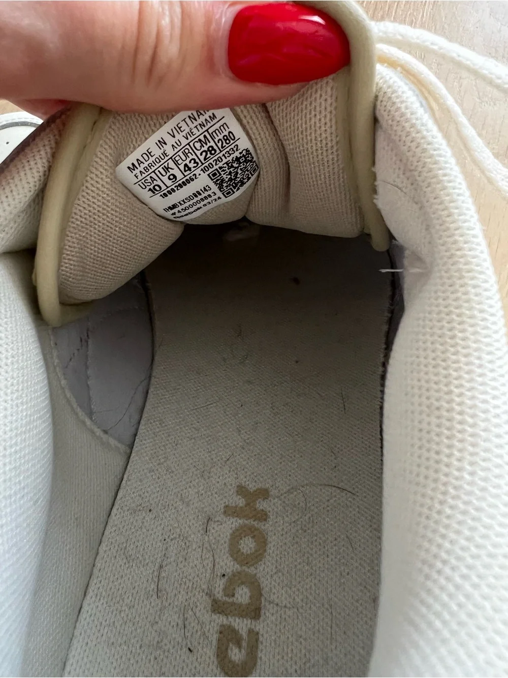 Reebok Low-Top Cream/White Men’s Sneakers